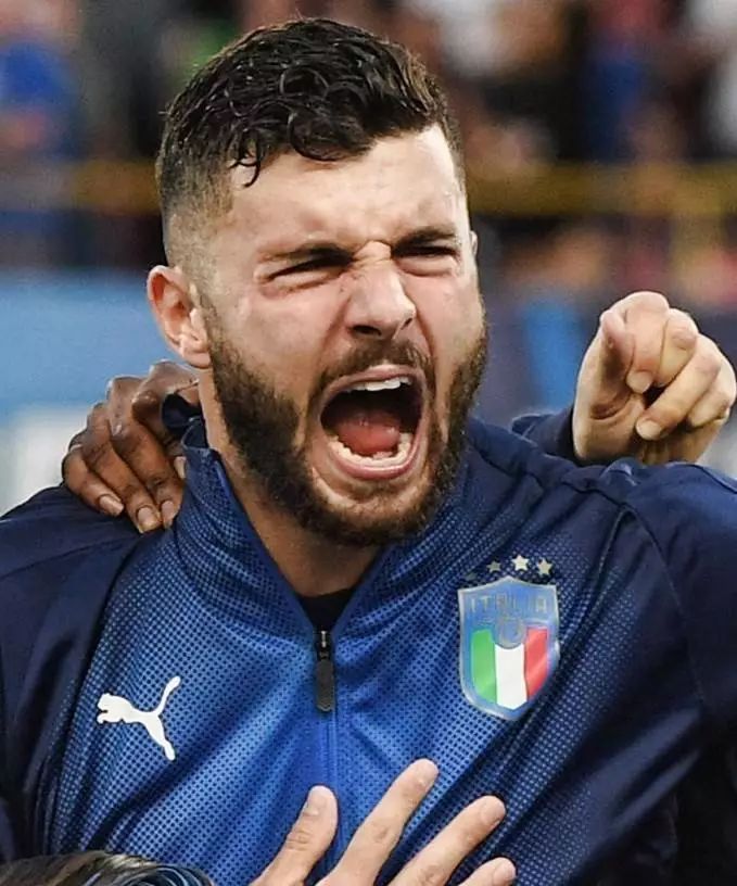 来自世界各 来自世界各