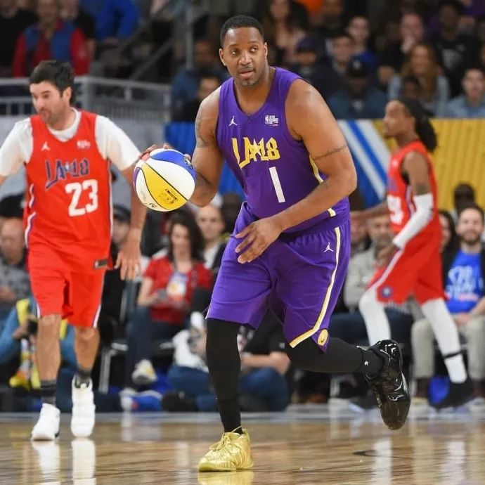 在这一公开 在这一公开