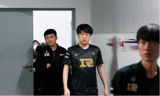 谁就能穿越 谁就能穿越